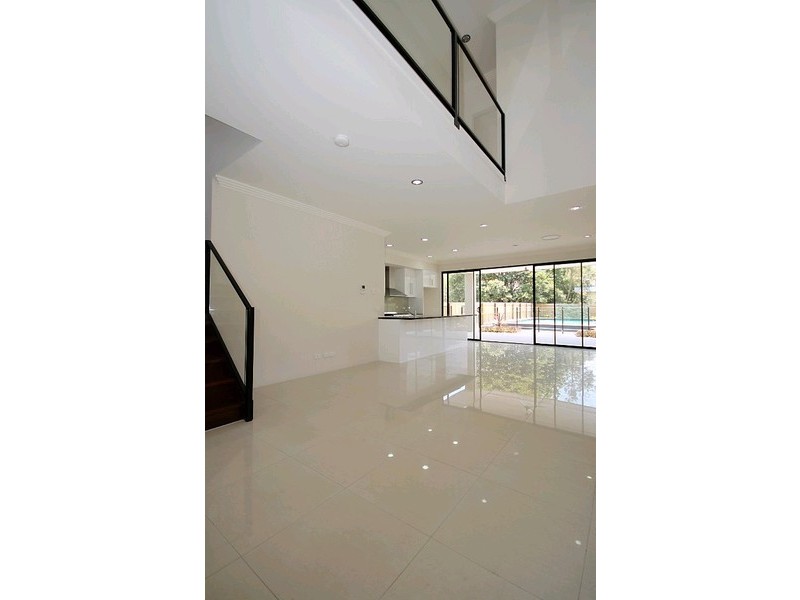 8 Long Street, Hendra QLD 4011