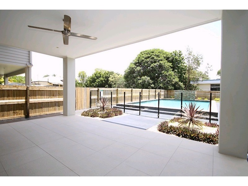 8 Long Street, Hendra QLD 4011