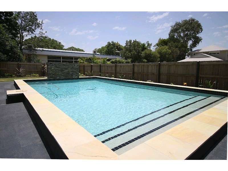 8 Long Street, Hendra QLD 4011