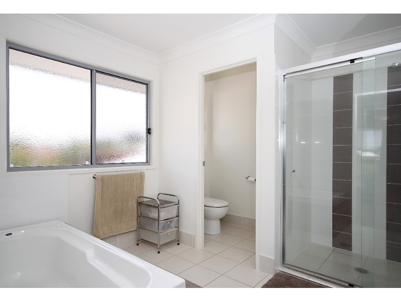 4 Mann Avenue, Northgate QLD 4013