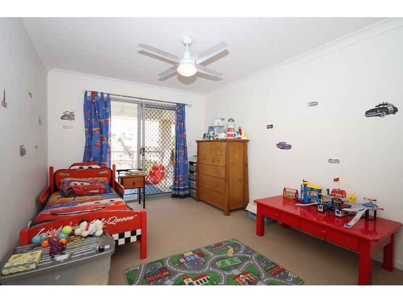 4 Mann Avenue, Northgate QLD 4013