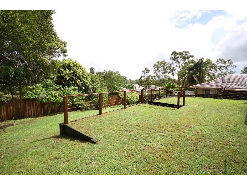 4 Hale Street, Albany Creek QLD 4035