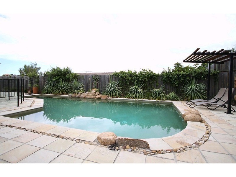 5 Triantha Court, Albany Creek QLD 4035