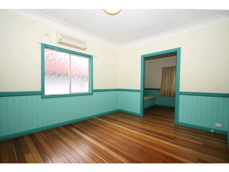 194 Shaw Road, Wavell Heights QLD 4012