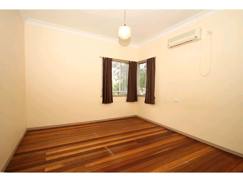 194 Shaw Road, Wavell Heights QLD 4012