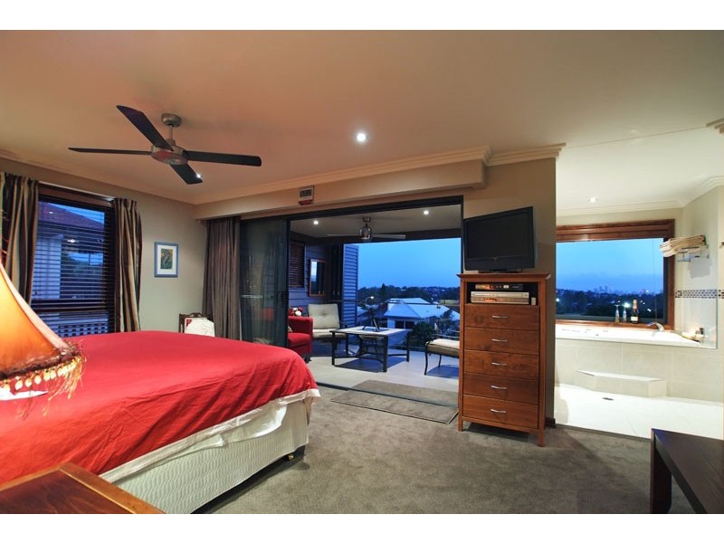 6 Sylvan Avenue, Nundah QLD 4012