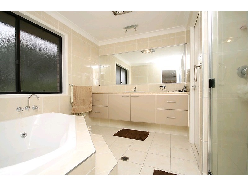 20 Norwich Street, Wavell Heights QLD 4012