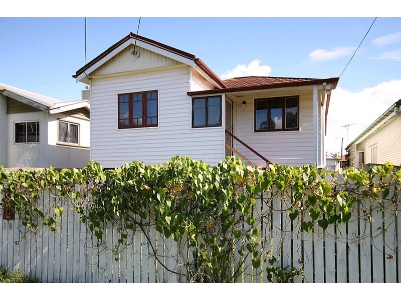 18 Winchester Street, Hamilton QLD 4007
