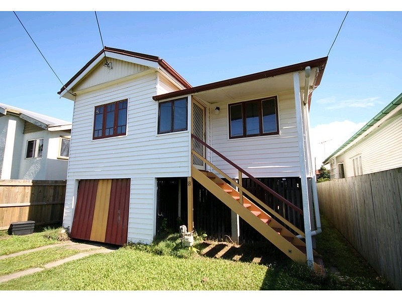 18 Winchester Street, Hamilton QLD 4007