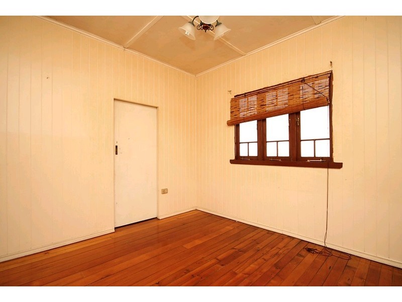 18 Winchester Street, Hamilton QLD 4007