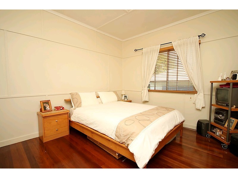 3 Handcroft Street, Wavell Heights QLD 4012