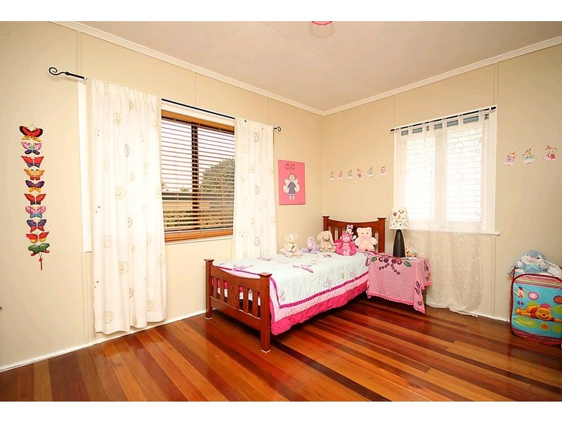 24 Belnoel Street, Wavell Heights QLD 4012