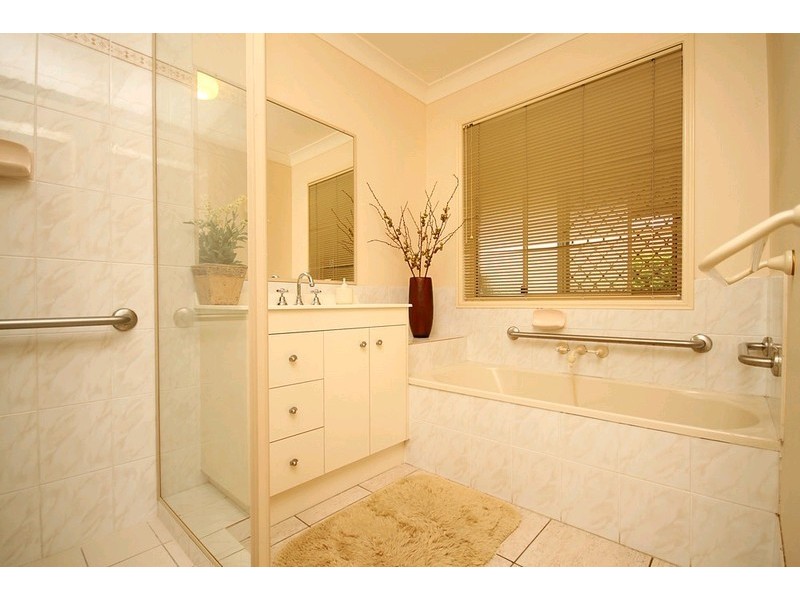 42 Manitoba Place, Wavell Heights QLD 4012