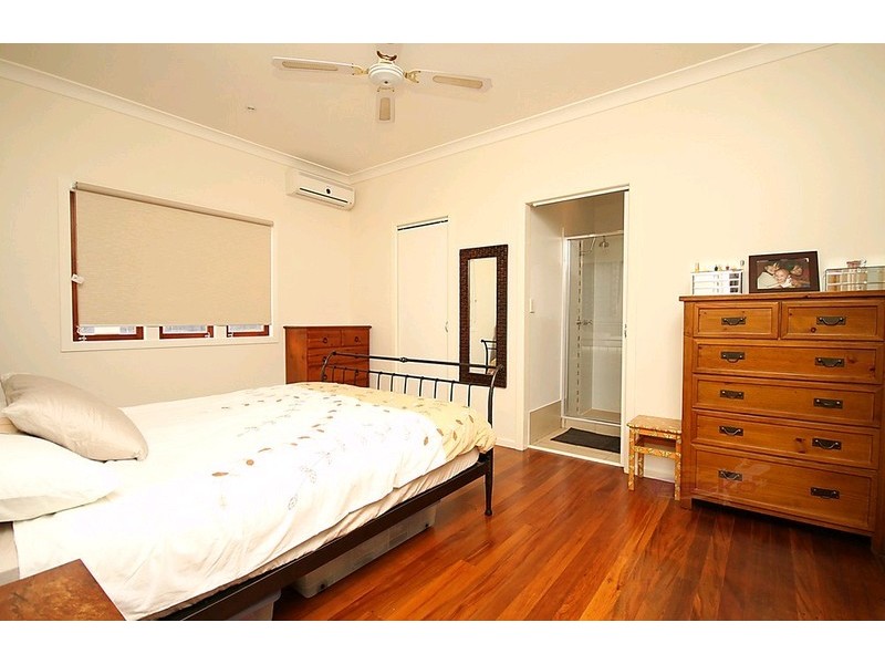 124 Main Avenue, Wavell Heights QLD 4012