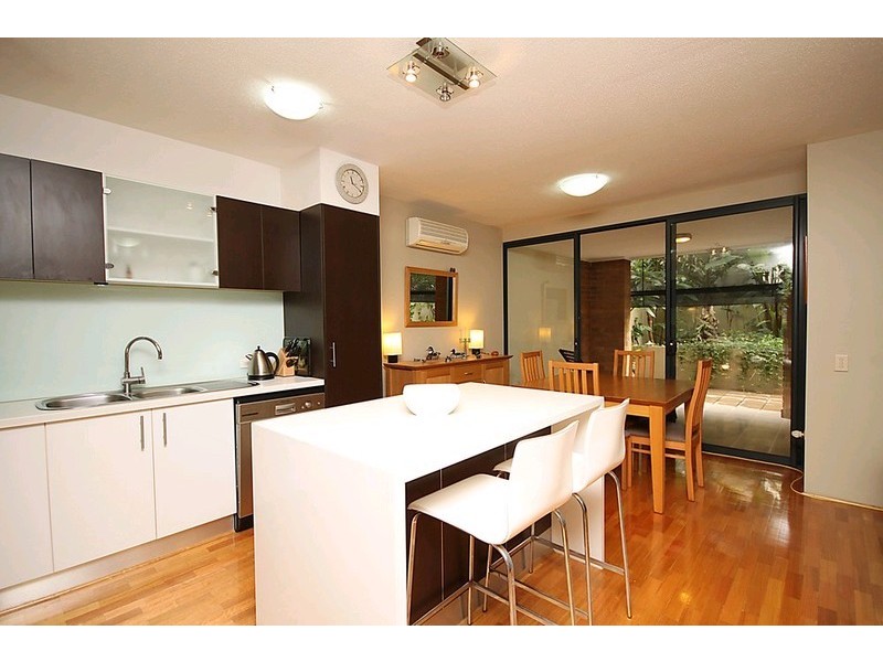 12/110 Commercial Road, Teneriffe QLD 4005