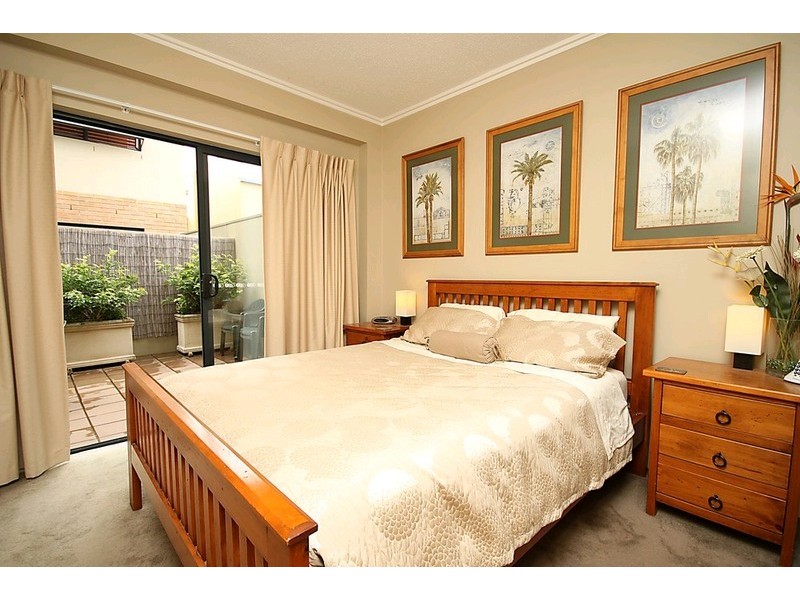 12/110 Commercial Road, Teneriffe QLD 4005