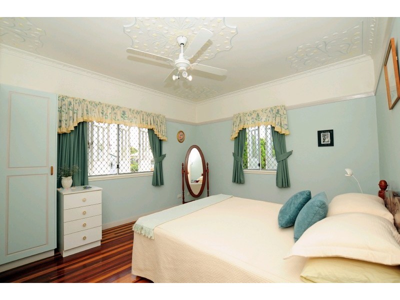 10 Dalziel Street, Nundah QLD 4012