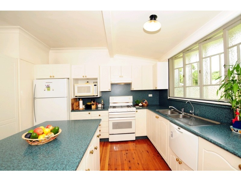 10 Dalziel Street, Nundah QLD 4012