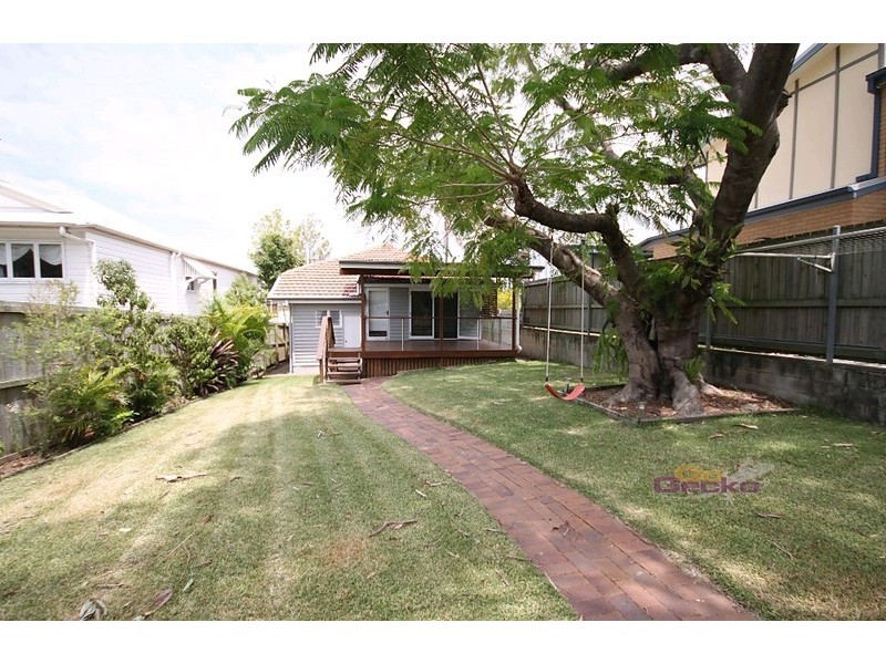 32 Derby Street, Coorparoo QLD 4151