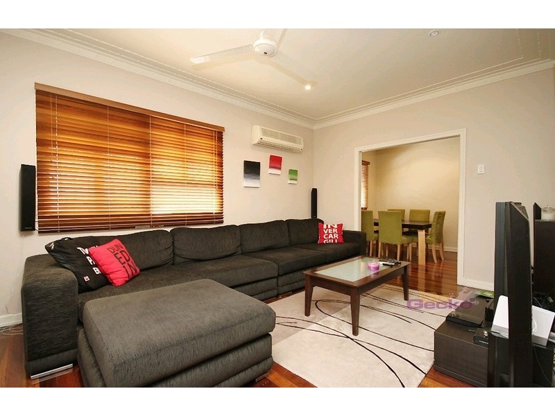 130 Hamilton Road, Wavell Heights QLD 4012