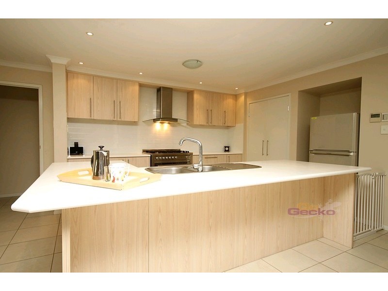 43 Chaseley Street, Nudgee Beach QLD 4014