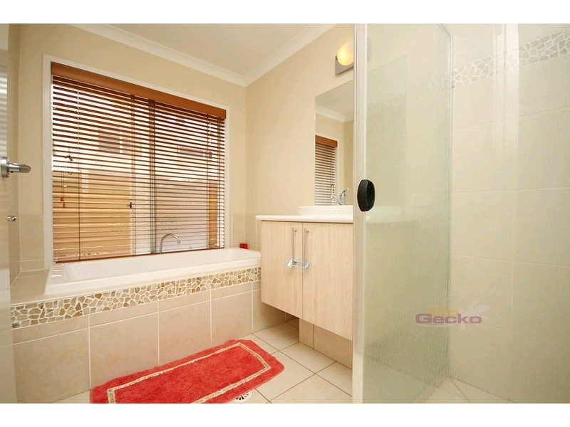 43 Chaseley Street, Nudgee Beach QLD 4014