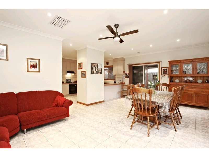 17G Hughes Parade, Reservoir VIC 3073