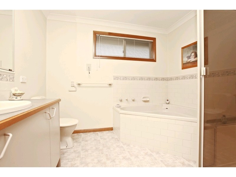 17G Hughes Parade, Reservoir VIC 3073
