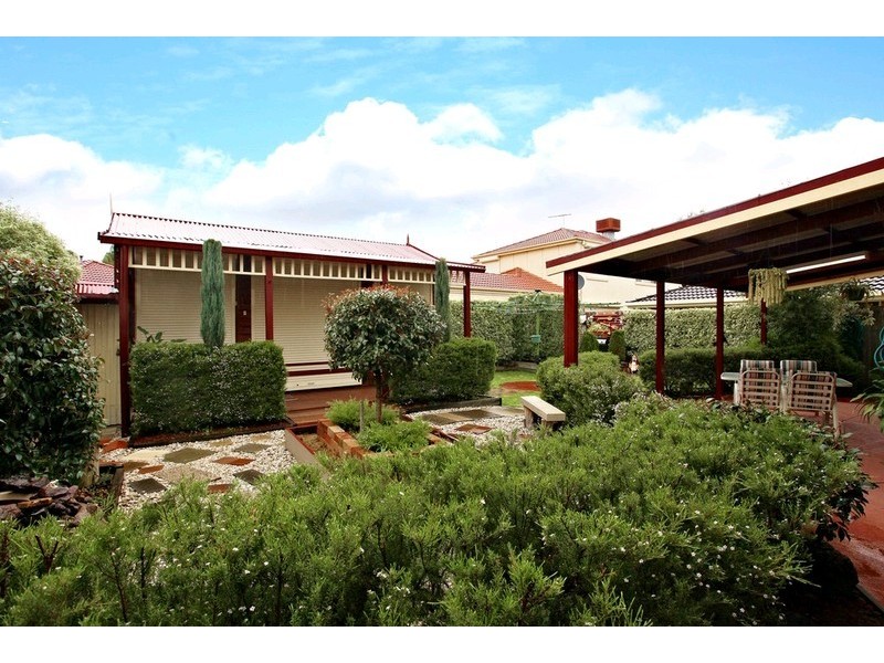 17G Hughes Parade, Reservoir VIC 3073