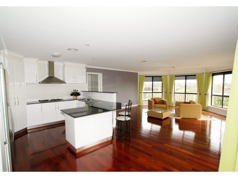 30 Pindari Crescent, Queanbeyan NSW 2620