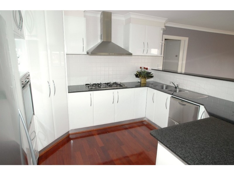 30 Pindari Crescent, Queanbeyan NSW 2620