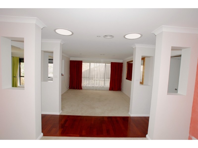 30 Pindari Crescent, Queanbeyan NSW 2620