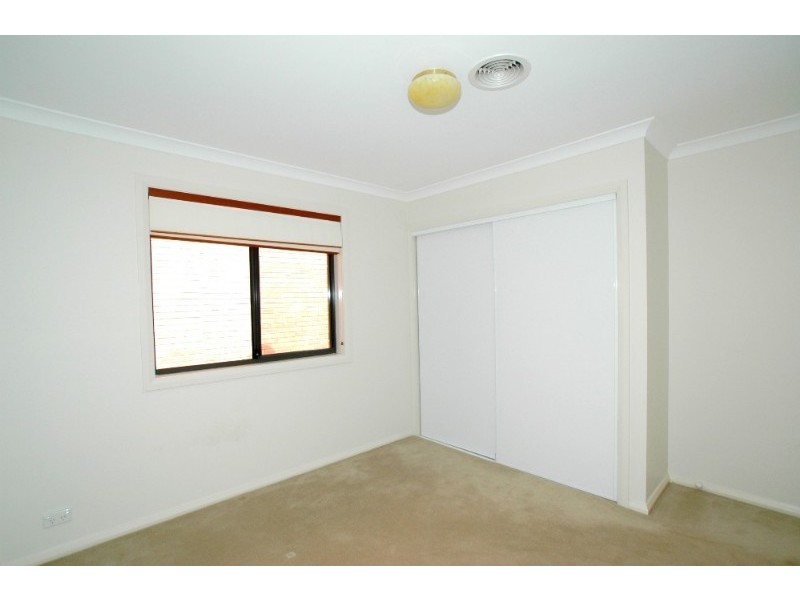 30 Pindari Crescent, Queanbeyan NSW 2620