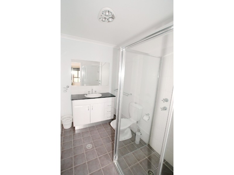 30 Pindari Crescent, Queanbeyan NSW 2620