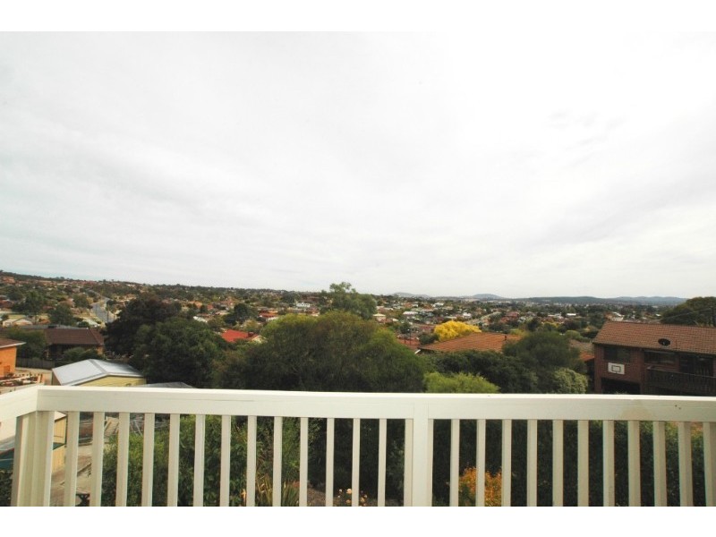 30 Pindari Crescent, Queanbeyan NSW 2620