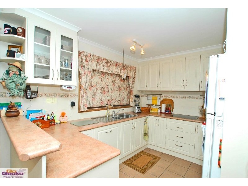 4 Weir Place, Queanbeyan NSW 2620