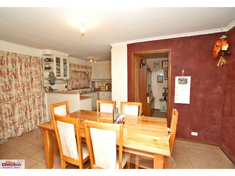 4 Weir Place, Queanbeyan NSW 2620