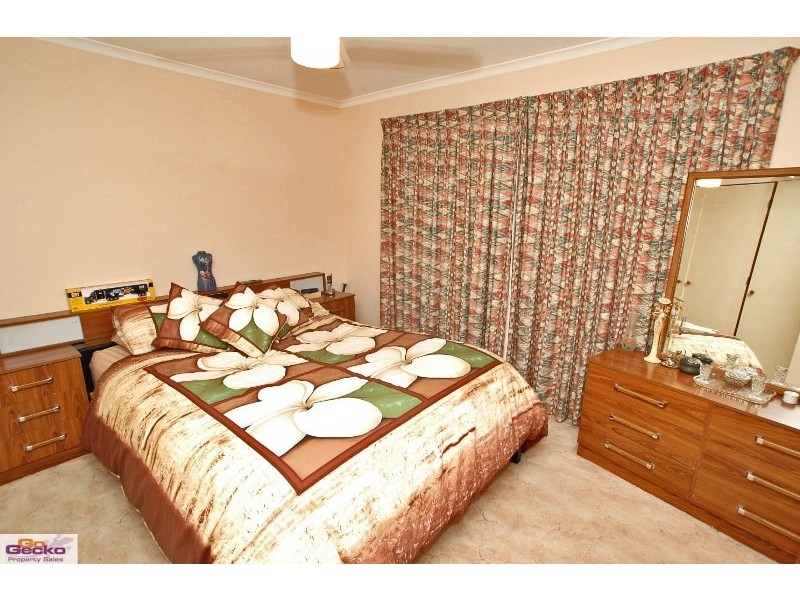 4 Weir Place, Queanbeyan NSW 2620