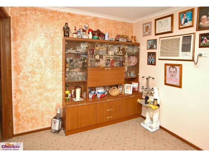 4 Weir Place, Queanbeyan NSW 2620