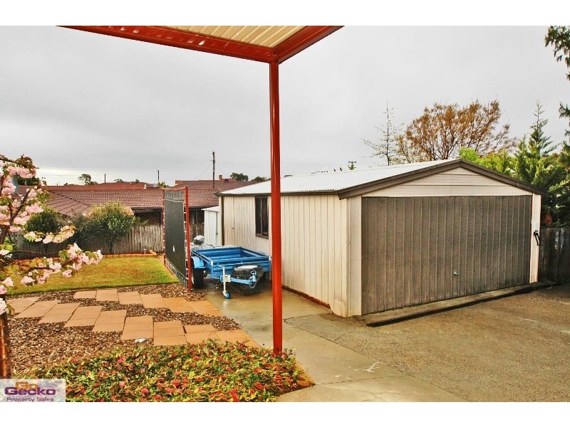 4 Weir Place, Queanbeyan NSW 2620