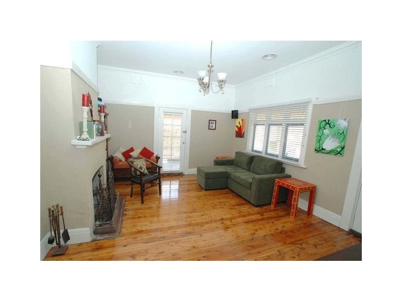 30 Kathleen Street, Queanbeyan NSW 2620