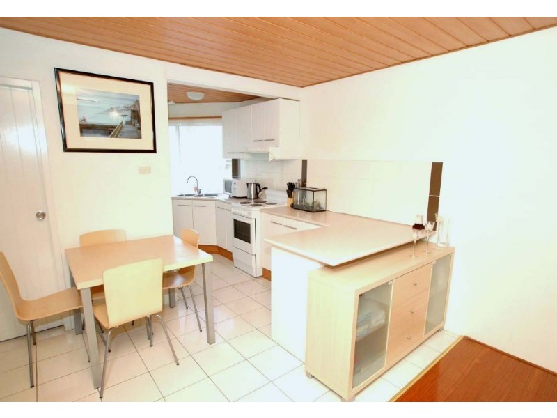 1/18 Trinculo Place, Queanbeyan NSW 2620