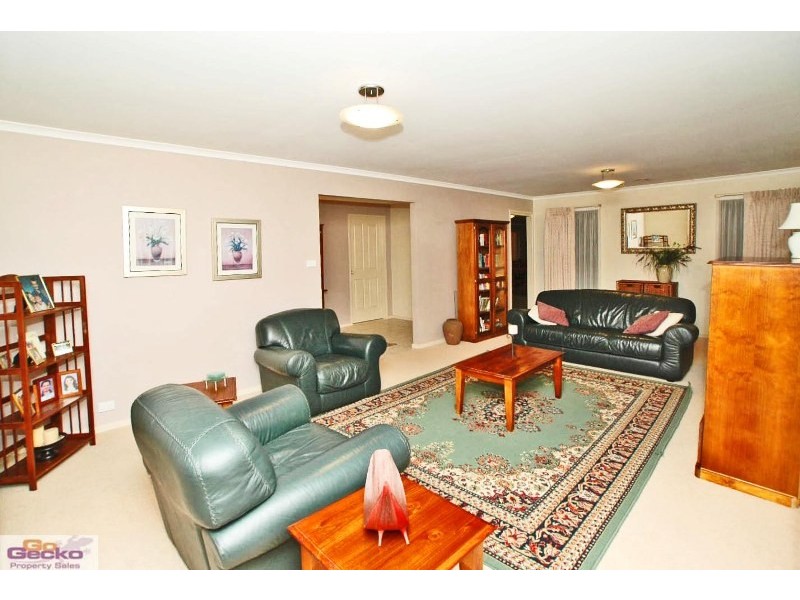 3 Euroka Place, Jerrabomberra NSW 2619