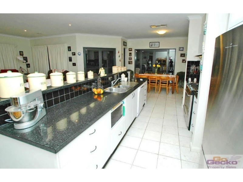 7 Evan Place, Jerrabomberra NSW 2619