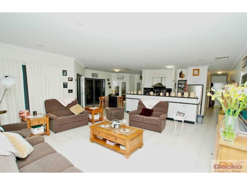 7 Evan Place, Jerrabomberra NSW 2619