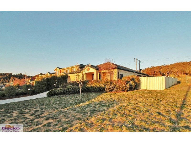 67 Thomas Royal Gardens, Queanbeyan NSW 2620