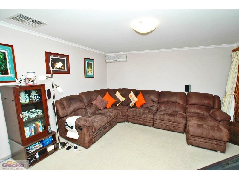 67 Thomas Royal Gardens, Queanbeyan NSW 2620