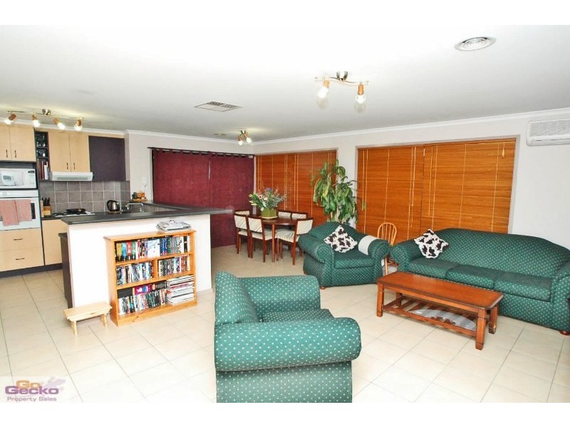 67 Thomas Royal Gardens, Queanbeyan NSW 2620