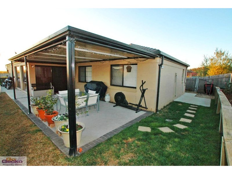 67 Thomas Royal Gardens, Queanbeyan NSW 2620
