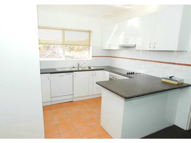 17/67 MacQuoid Street, Queanbeyan NSW 2620